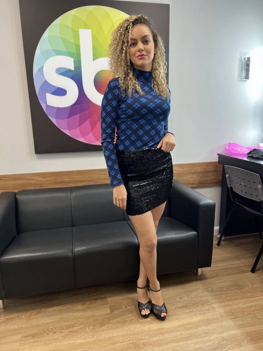 Melissa Oliveira em participação de TV, nos bastidores